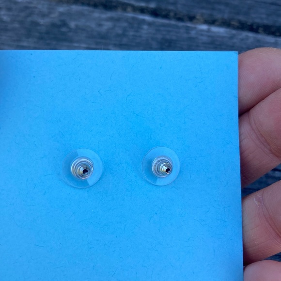 Wavy Silver Disc & Freshwater Pearl Drop Earrings - Picture 4 of 6